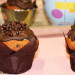 Muffins con pepitas y cobertura de chocolate
